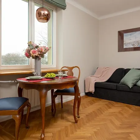 Apartment Wiktorska By Renters *